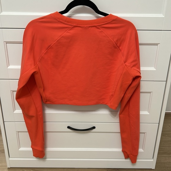 Cropped coral gymshark sweater - Picture 2 of 4